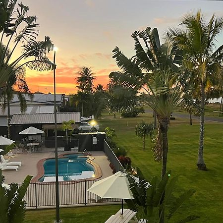 Kinka Palms Motel Yeppoon Bagian luar foto