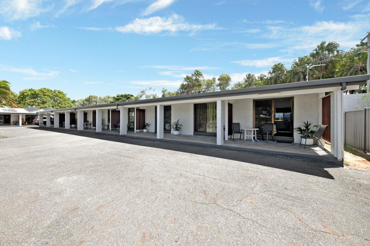 Kinka Palms Motel Yeppoon Bagian luar foto