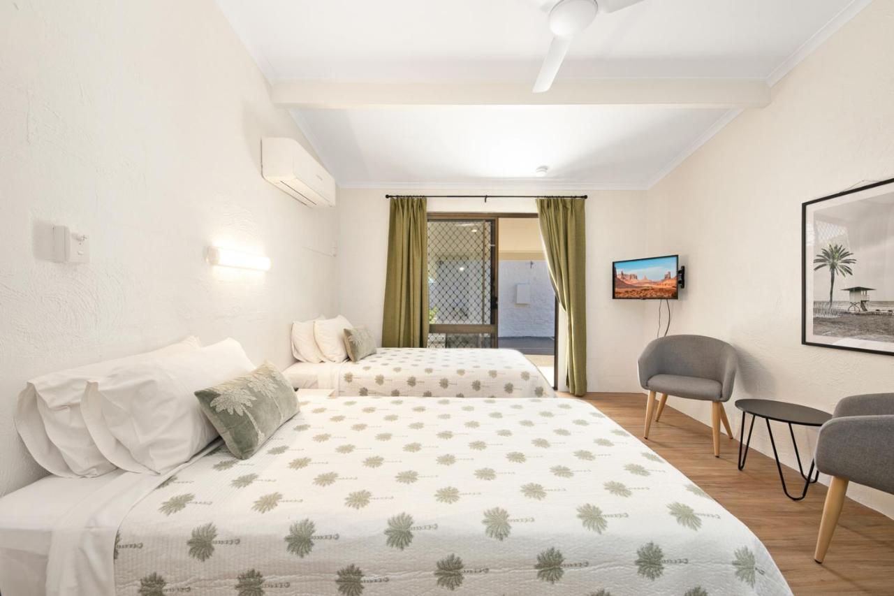 Kinka Palms Motel Yeppoon Bagian luar foto