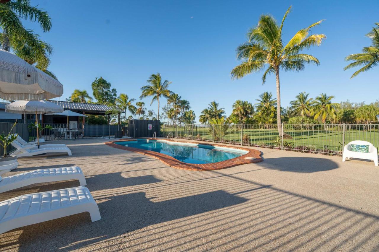 Kinka Palms Motel Yeppoon Bagian luar foto