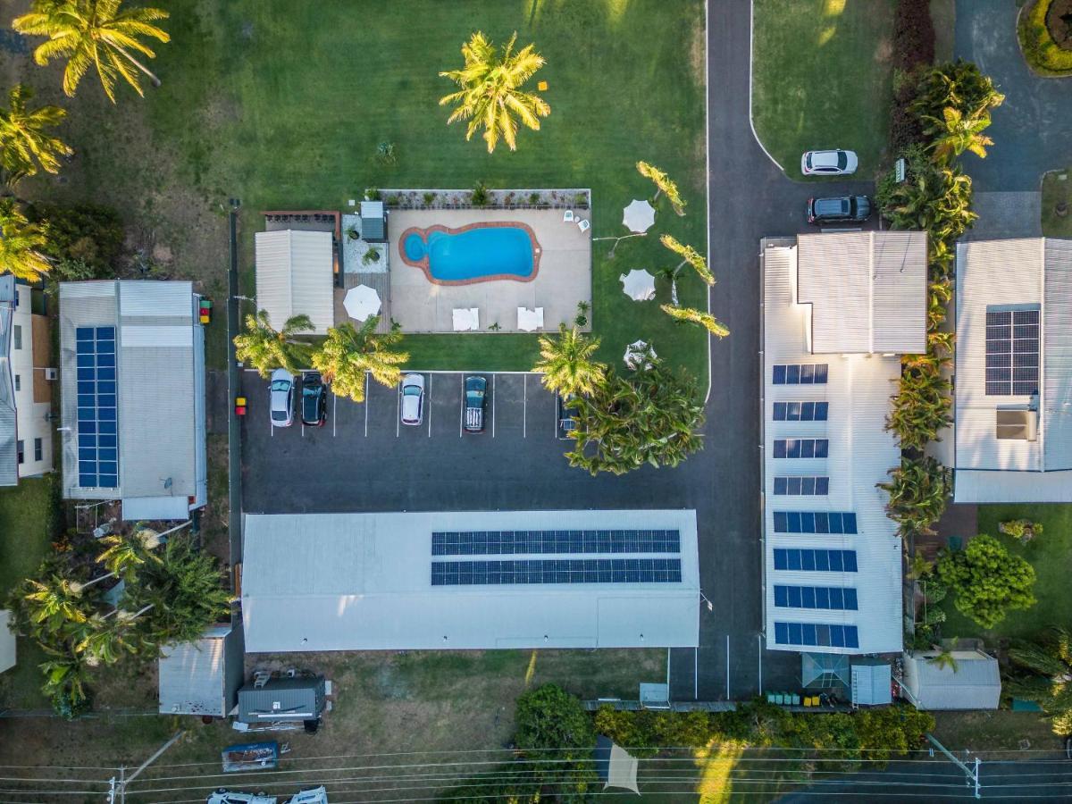 Kinka Palms Motel Yeppoon Bagian luar foto