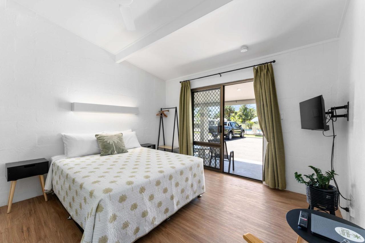 Kinka Palms Motel Yeppoon Bagian luar foto