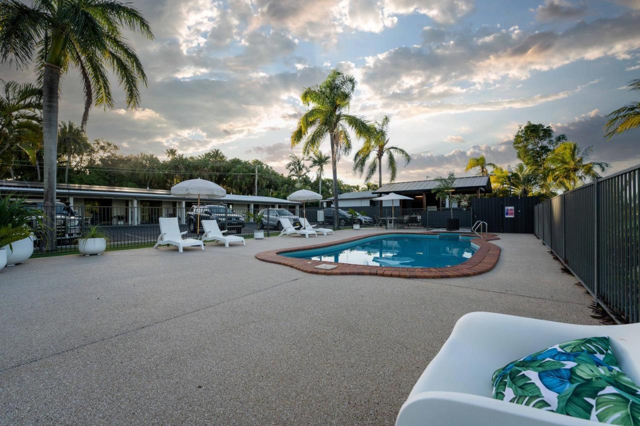 Kinka Palms Motel Yeppoon Bagian luar foto