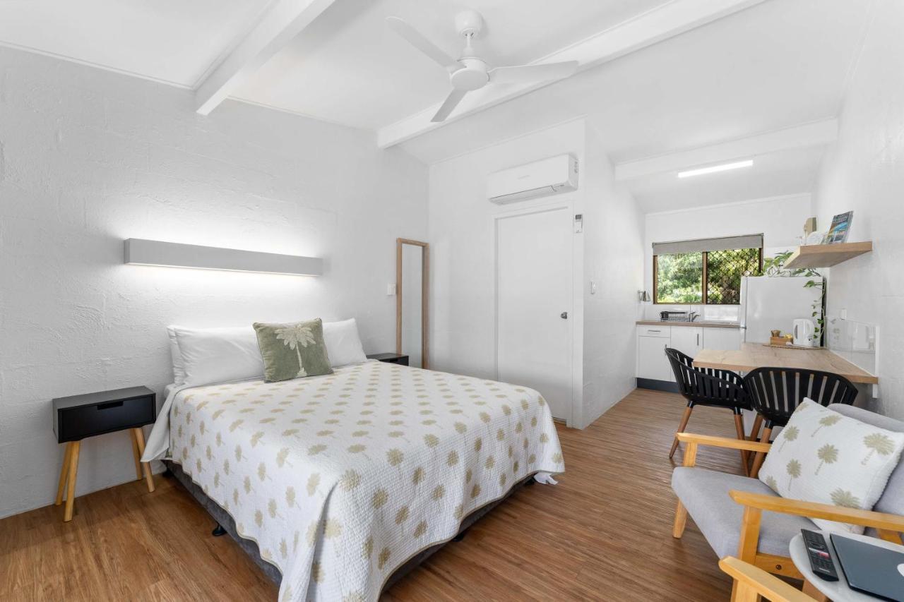 Kinka Palms Motel Yeppoon Bagian luar foto