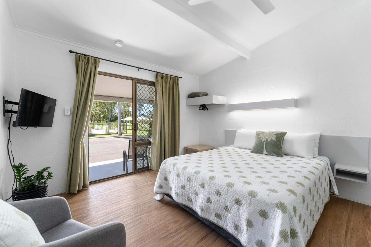 Kinka Palms Motel Yeppoon Bagian luar foto